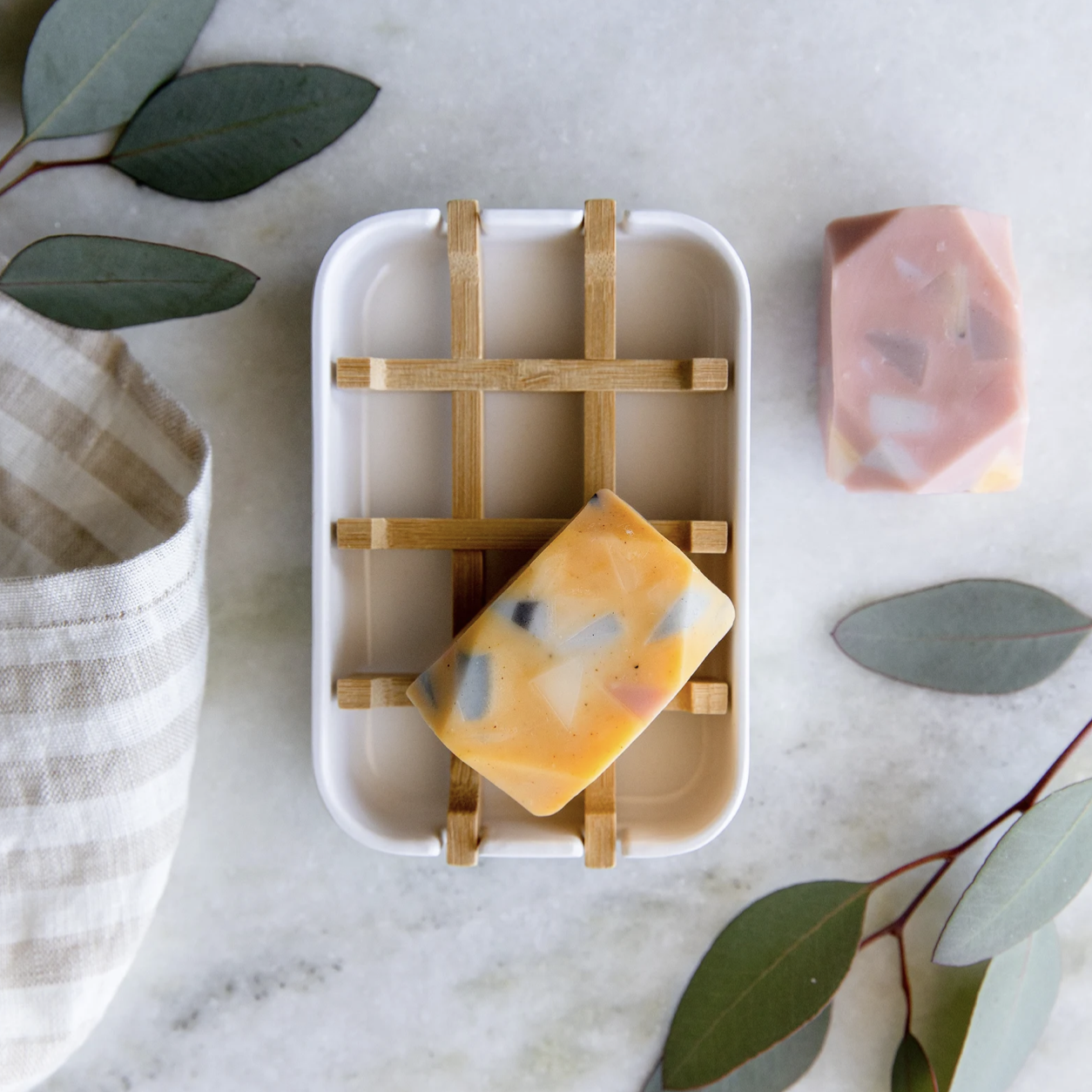 Plant-based biodegradable plastic & bamboo soap tray